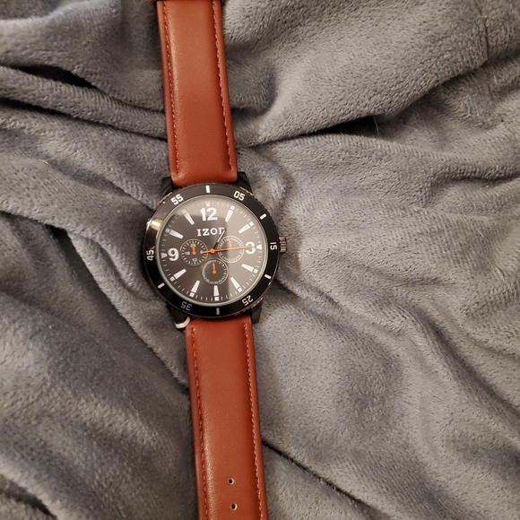 IZOD men's watch - Picture 1 of 2
